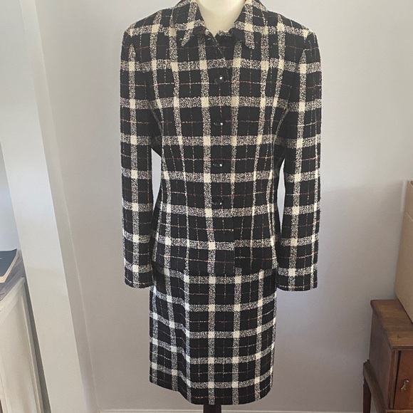 Anne Klein Dresses & Skirts - Anne Klein skirt and jacket suit set size 12 excellent condition